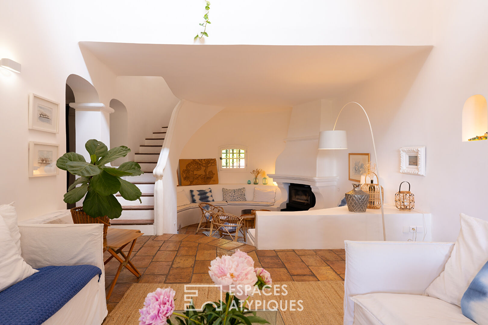 Villa d’Architecte avec aperçu Mer dans un Domaine Privé et Sécurisé