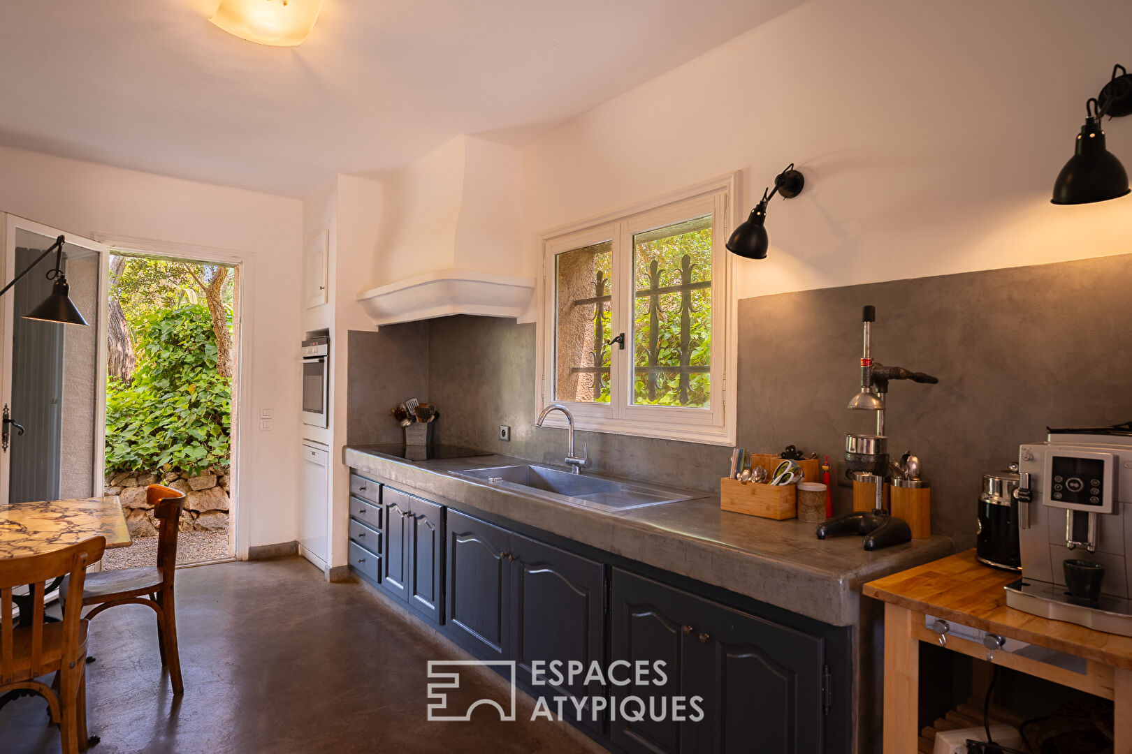 Villa d’Architecte avec aperçu Mer dans un Domaine Privé et Sécurisé