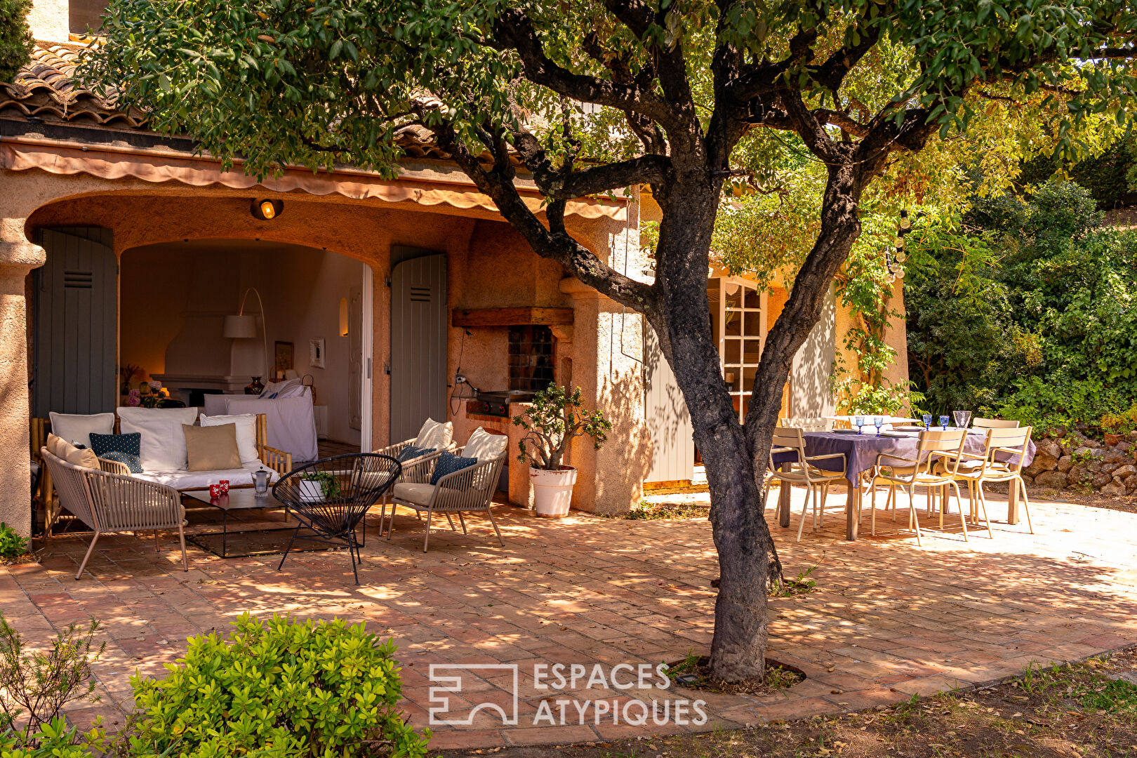Villa d’Architecte avec aperçu Mer dans un Domaine Privé et Sécurisé