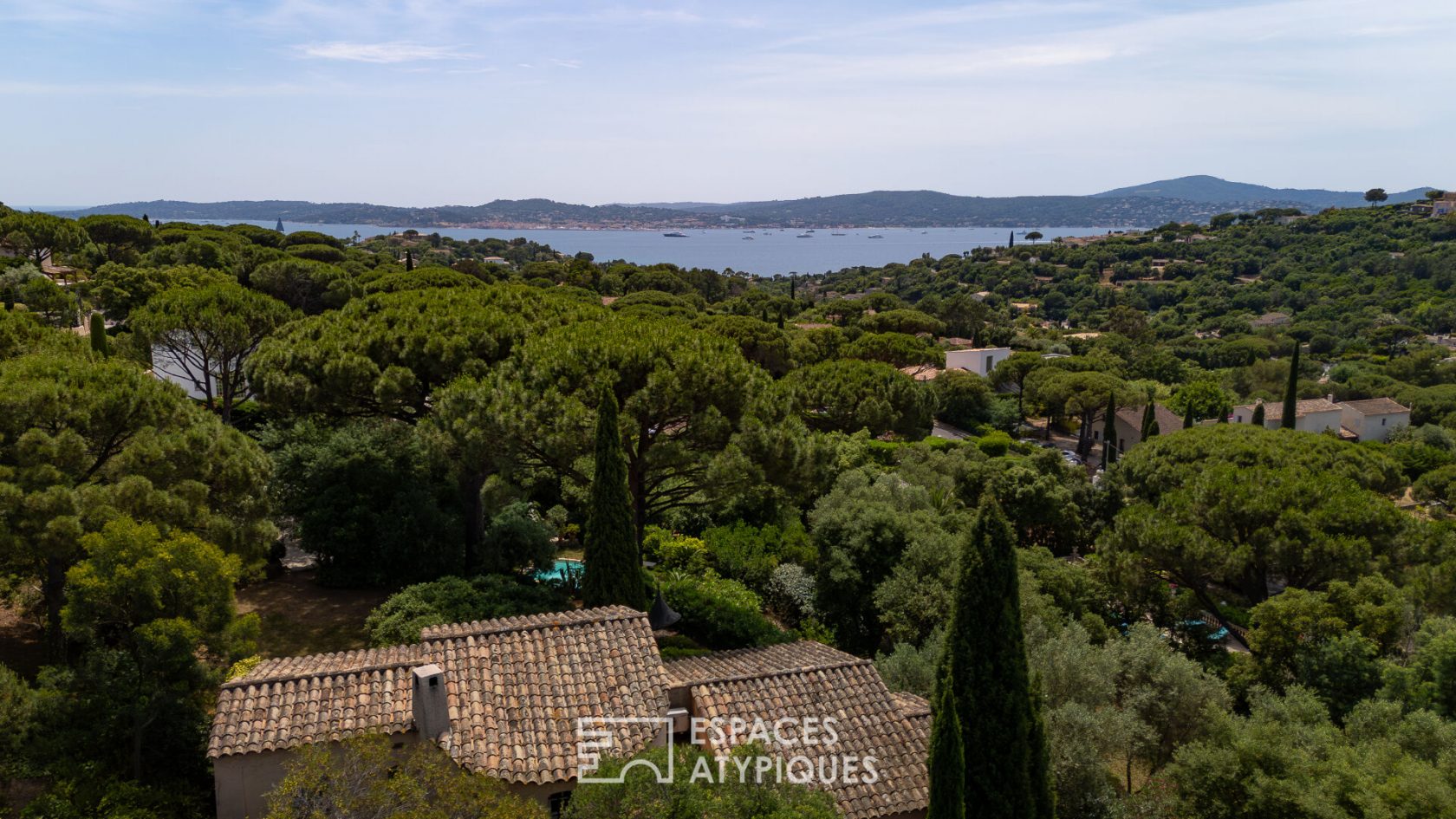 Villa d’Architecte avec aperçu Mer dans un Domaine Privé et Sécurisé