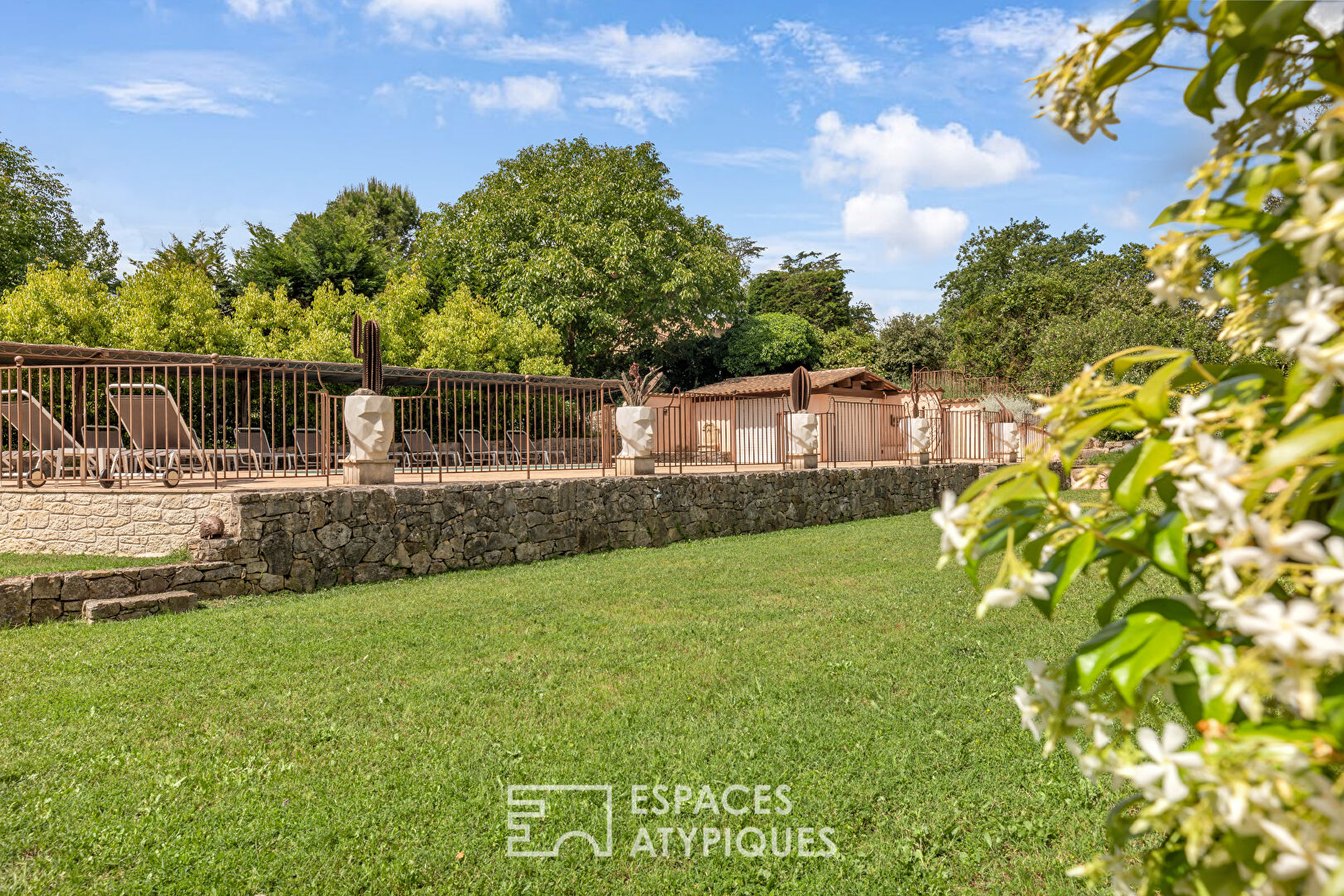 Élégante propriété , entre nature et lumière