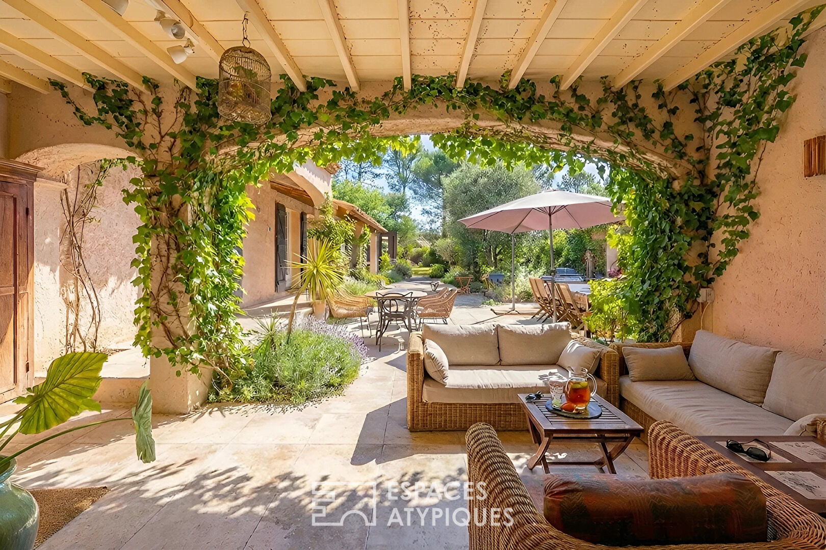 Gîtes et Chambres d&rsquo;Hôtes dans un écrin de verdure
