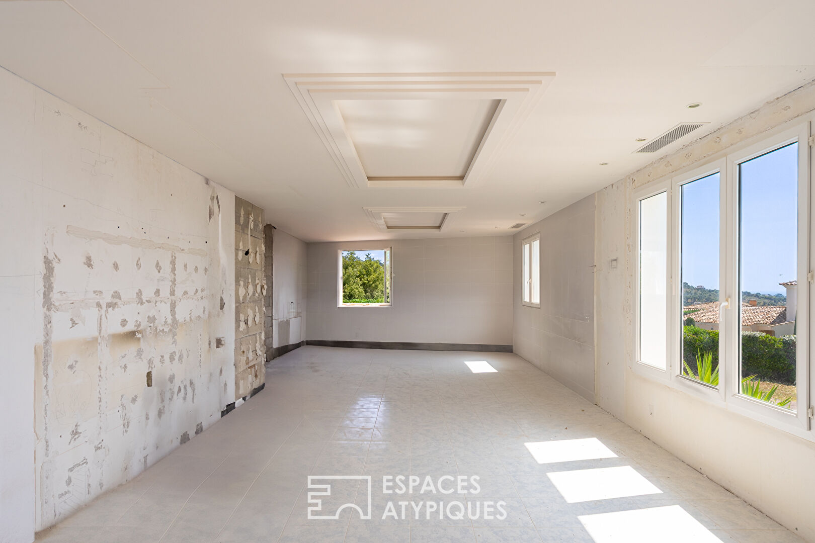 Villa contemporaine vue mer et golf