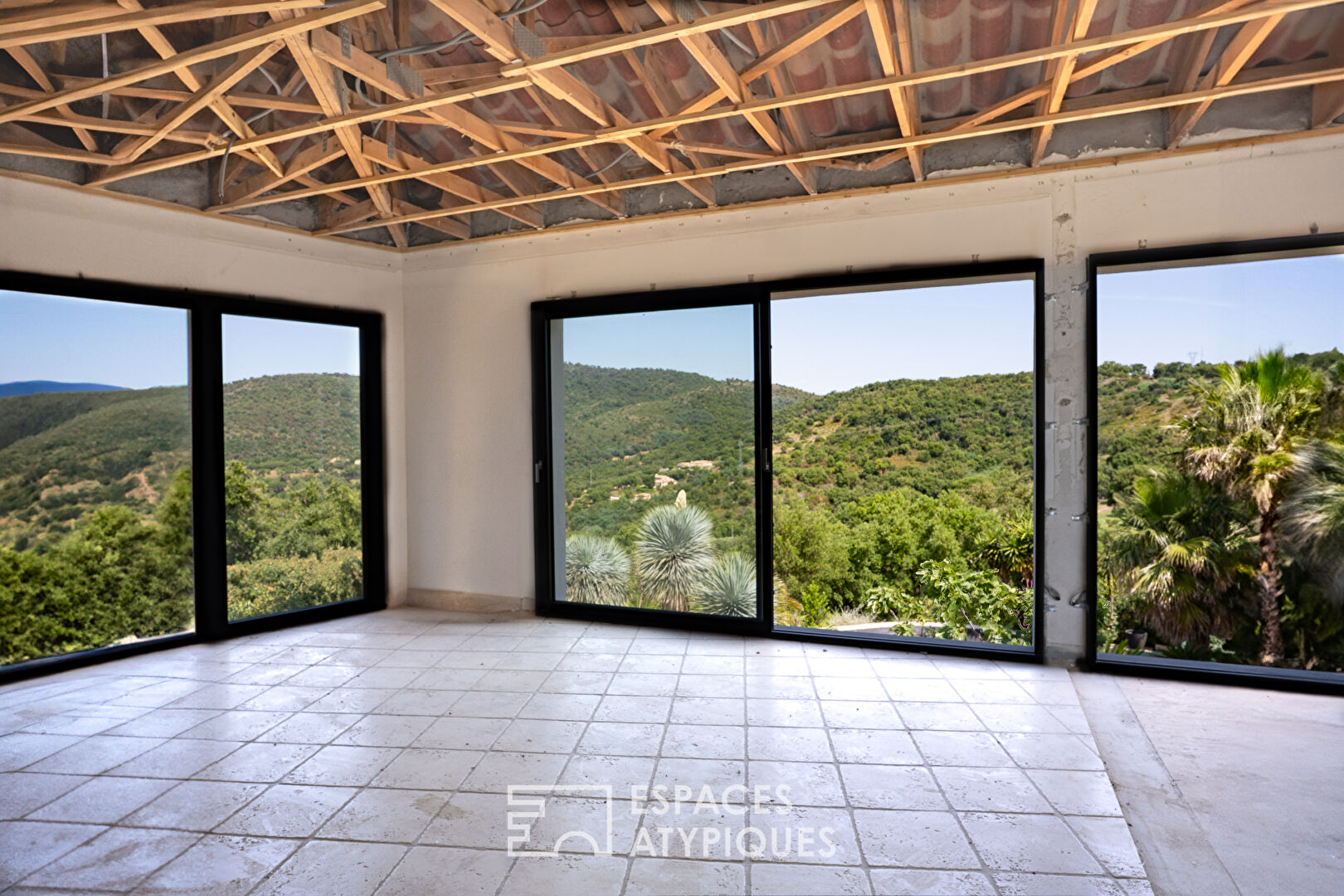 Villa contemporaine vue mer et golf