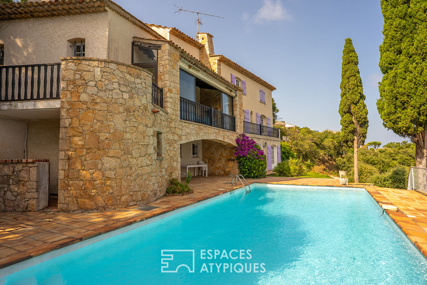 The Provençal soul facing the Mediterranean panorama