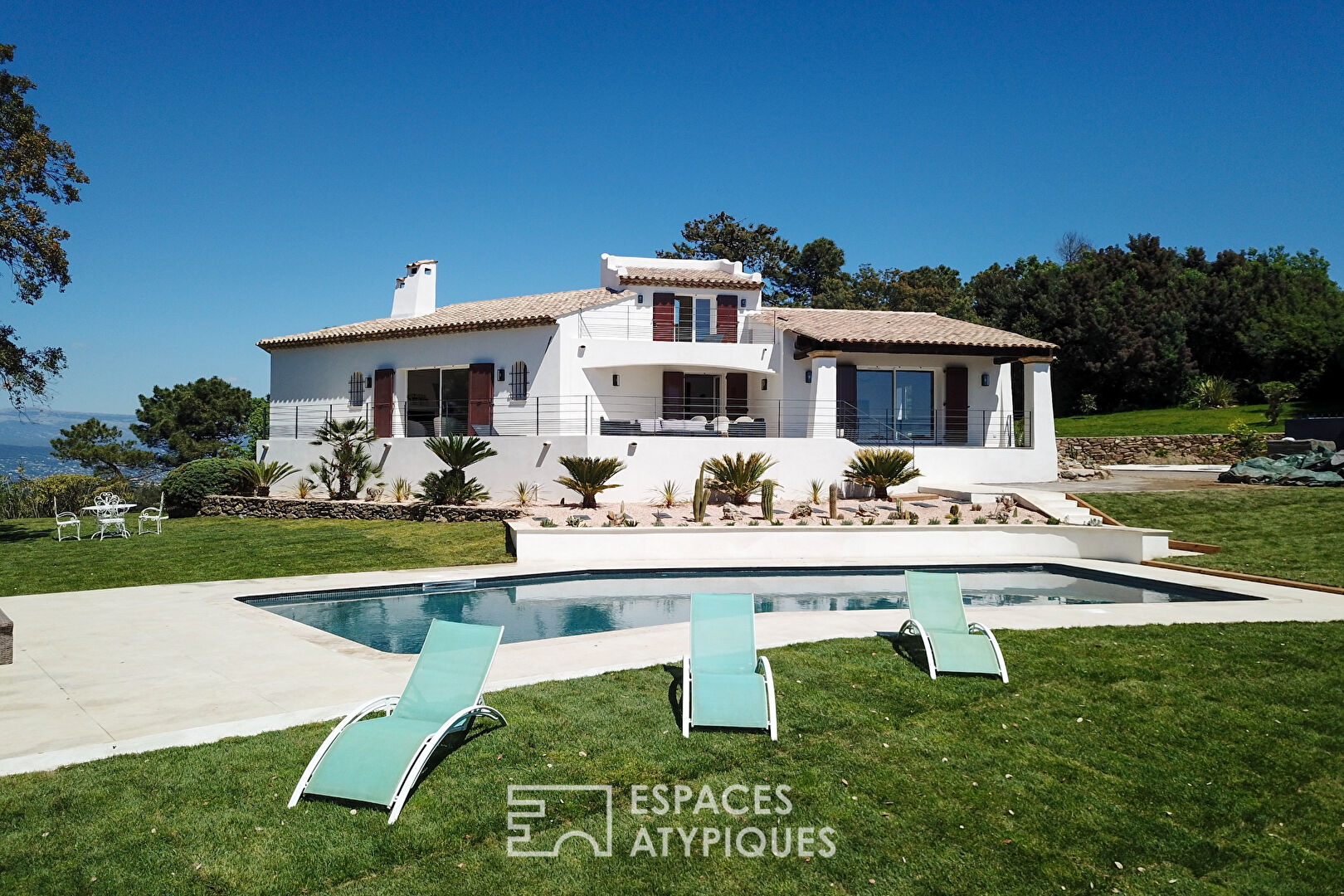 Prestigious villa, panoramic sea and pre-Alps view