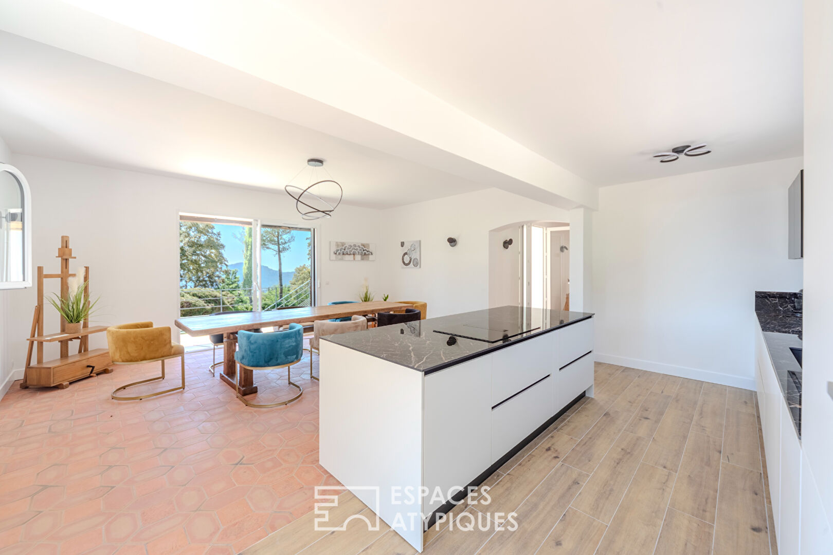 Prestigious villa, panoramic sea and pre-Alps view