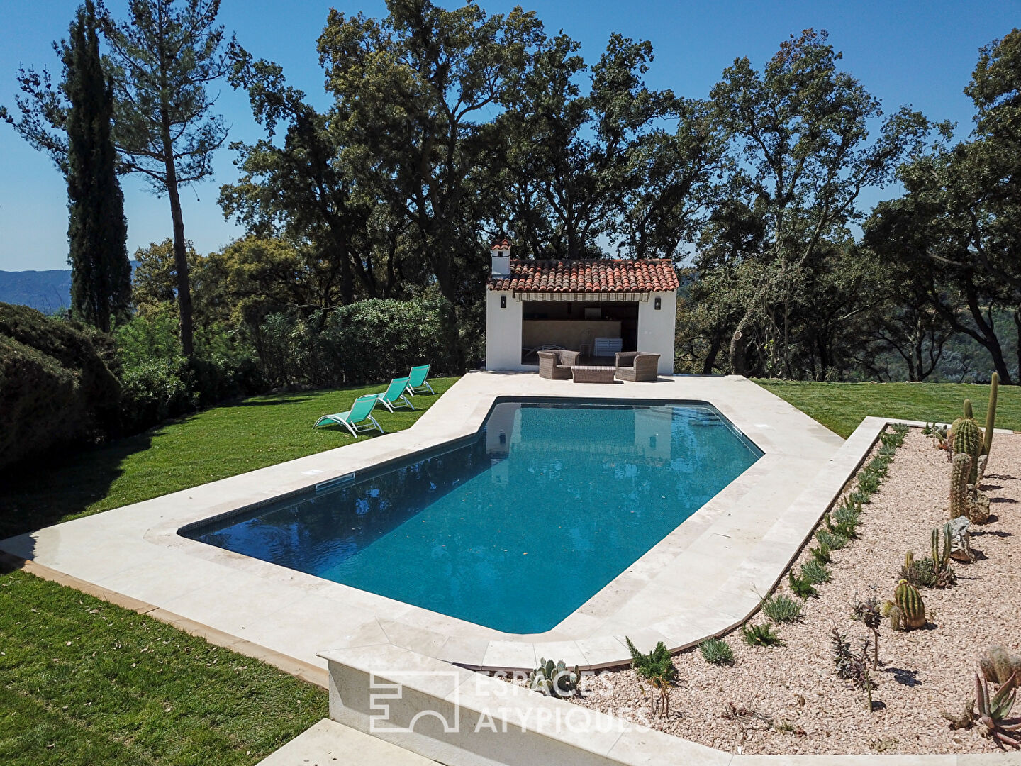 Prestigious villa, panoramic sea and pre-Alps view