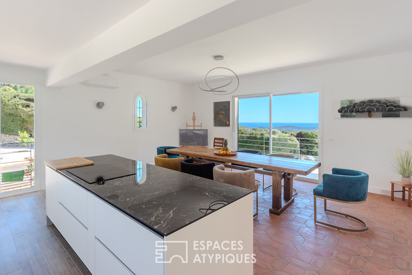 Prestigious villa, panoramic sea and pre-Alps view