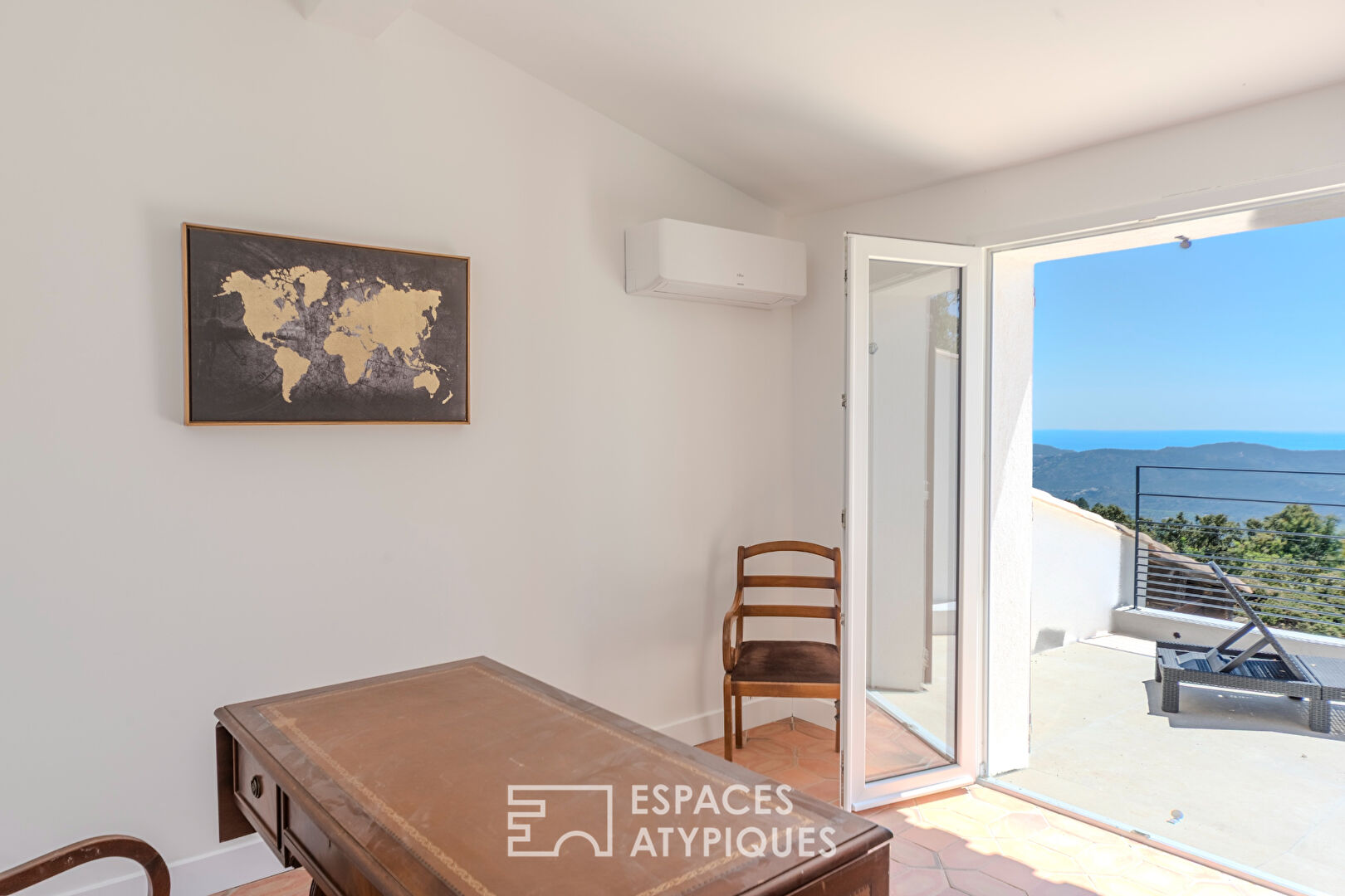 Prestigious villa, panoramic sea and pre-Alps view
