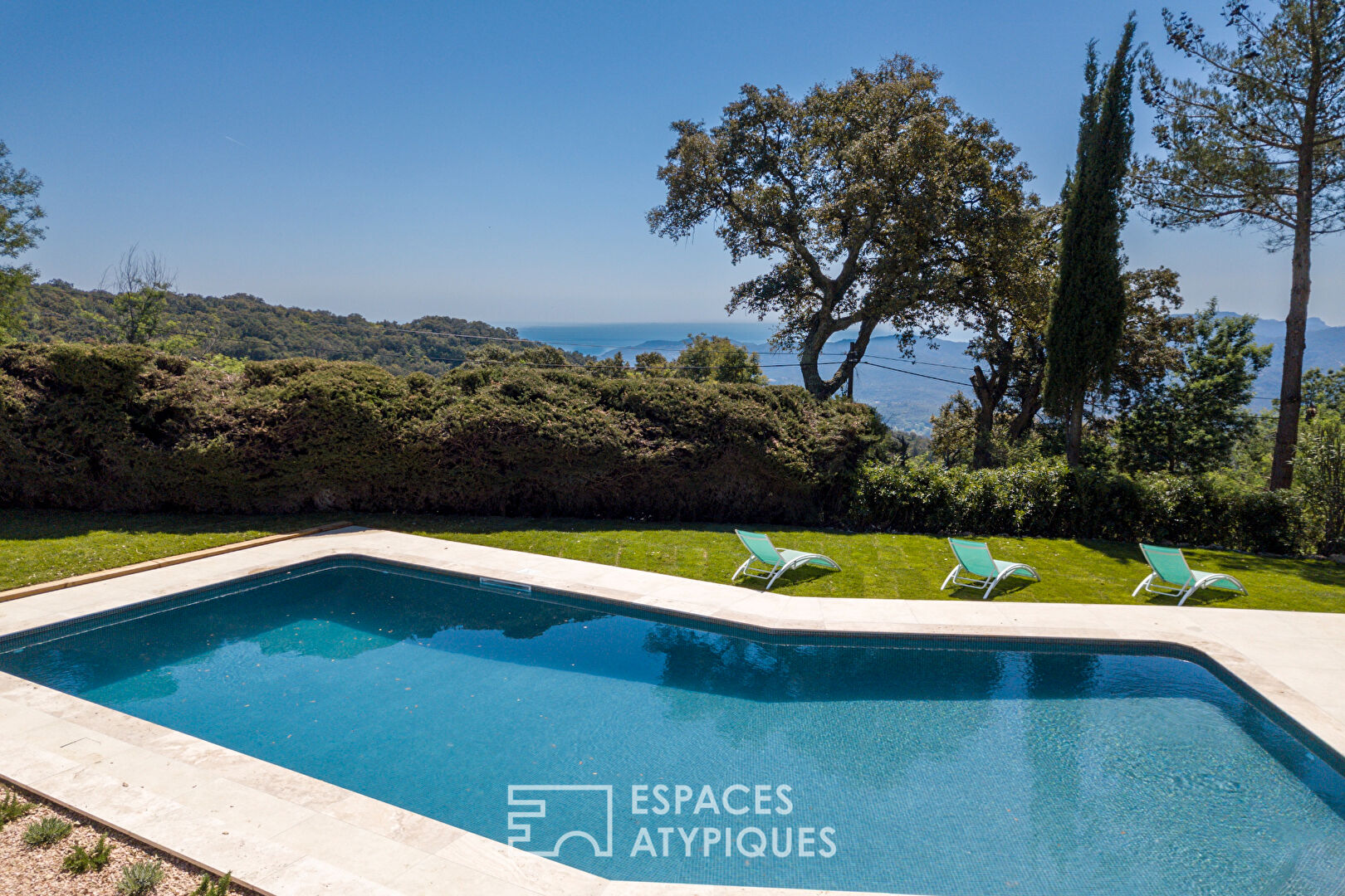 Prestigious villa, panoramic sea and pre-Alps view