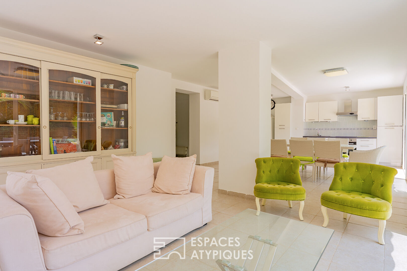 Contemporary villa with three apartments and swimming pool, close to the sea
