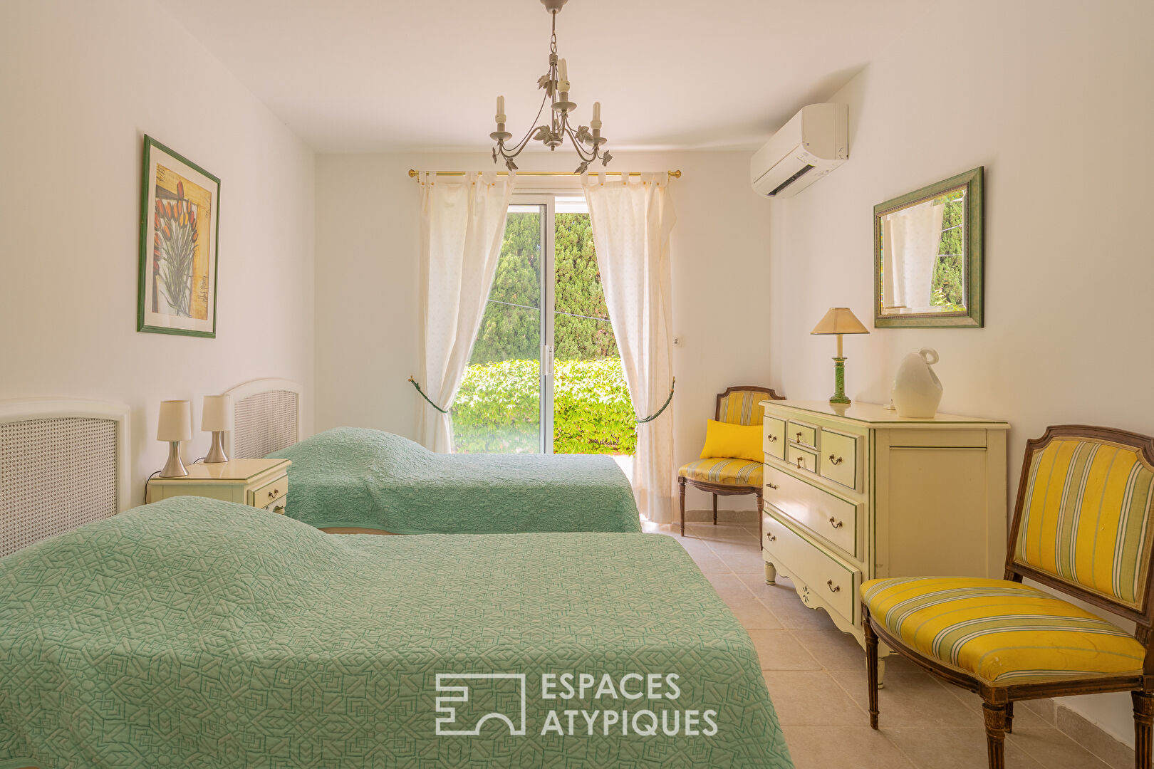 Contemporary villa with three apartments and swimming pool, close to the sea