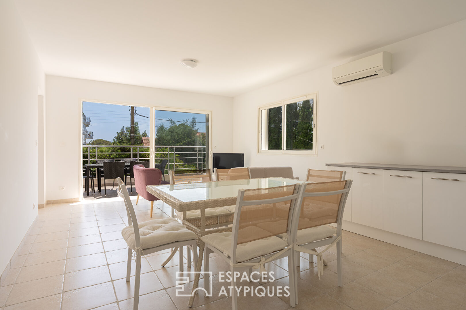 Contemporary villa with three apartments and swimming pool, close to the sea