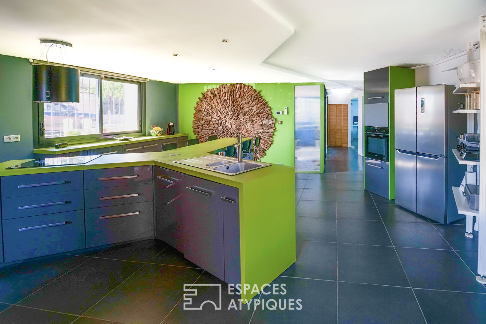 Contemporary loft with swimming pool and beach within walking distance