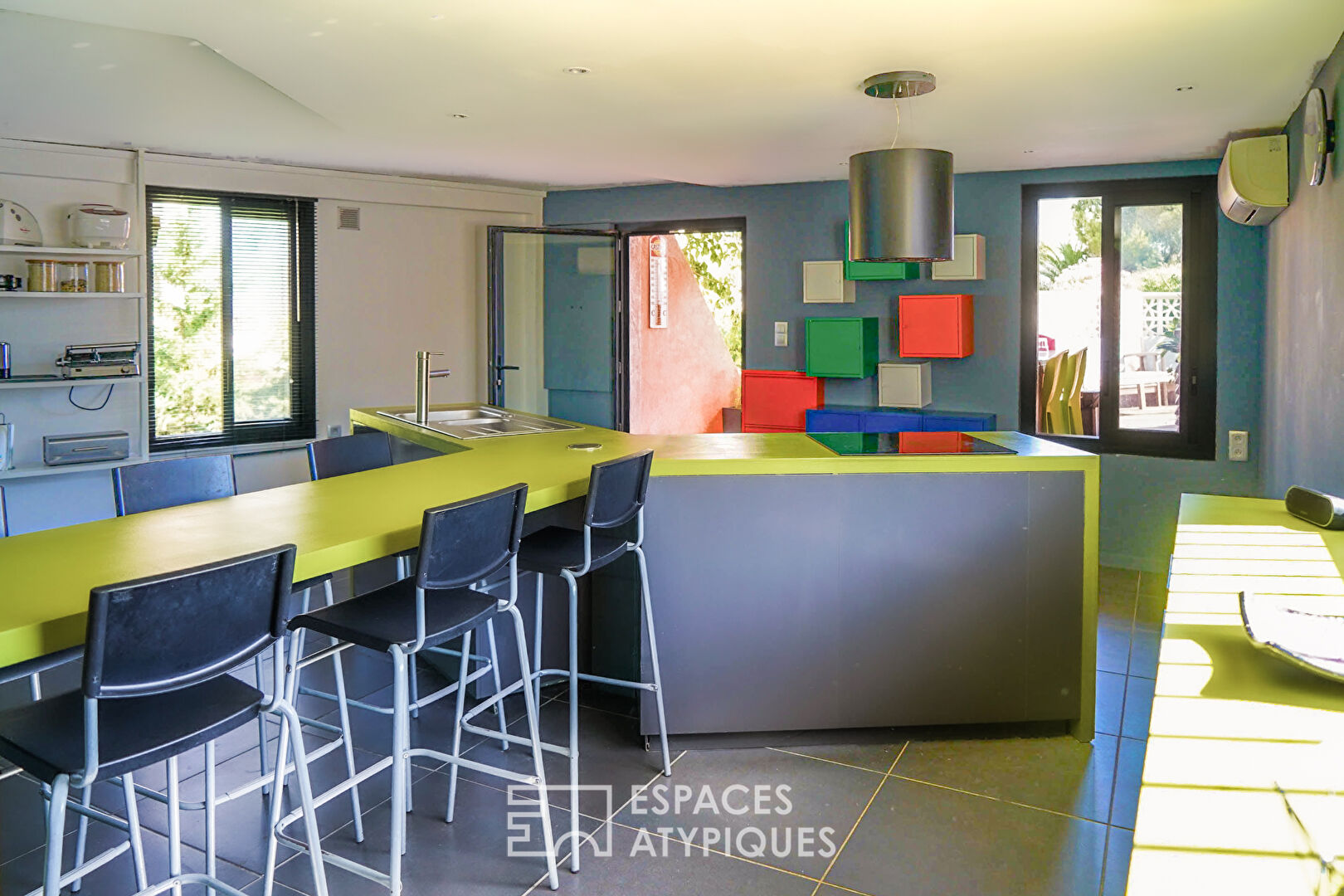 Contemporary loft with swimming pool and beach within walking distance