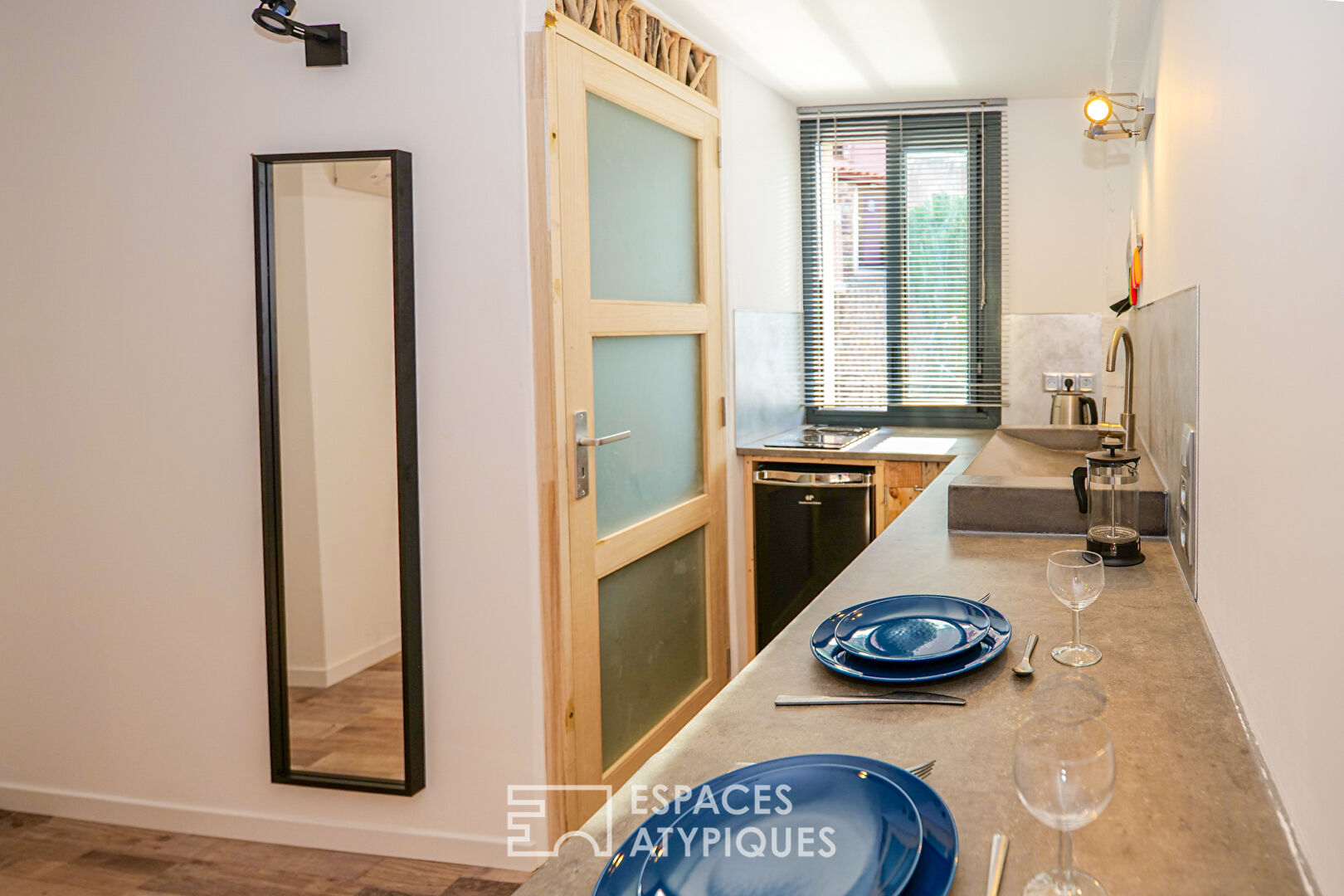 Contemporary loft with swimming pool and beach within walking distance
