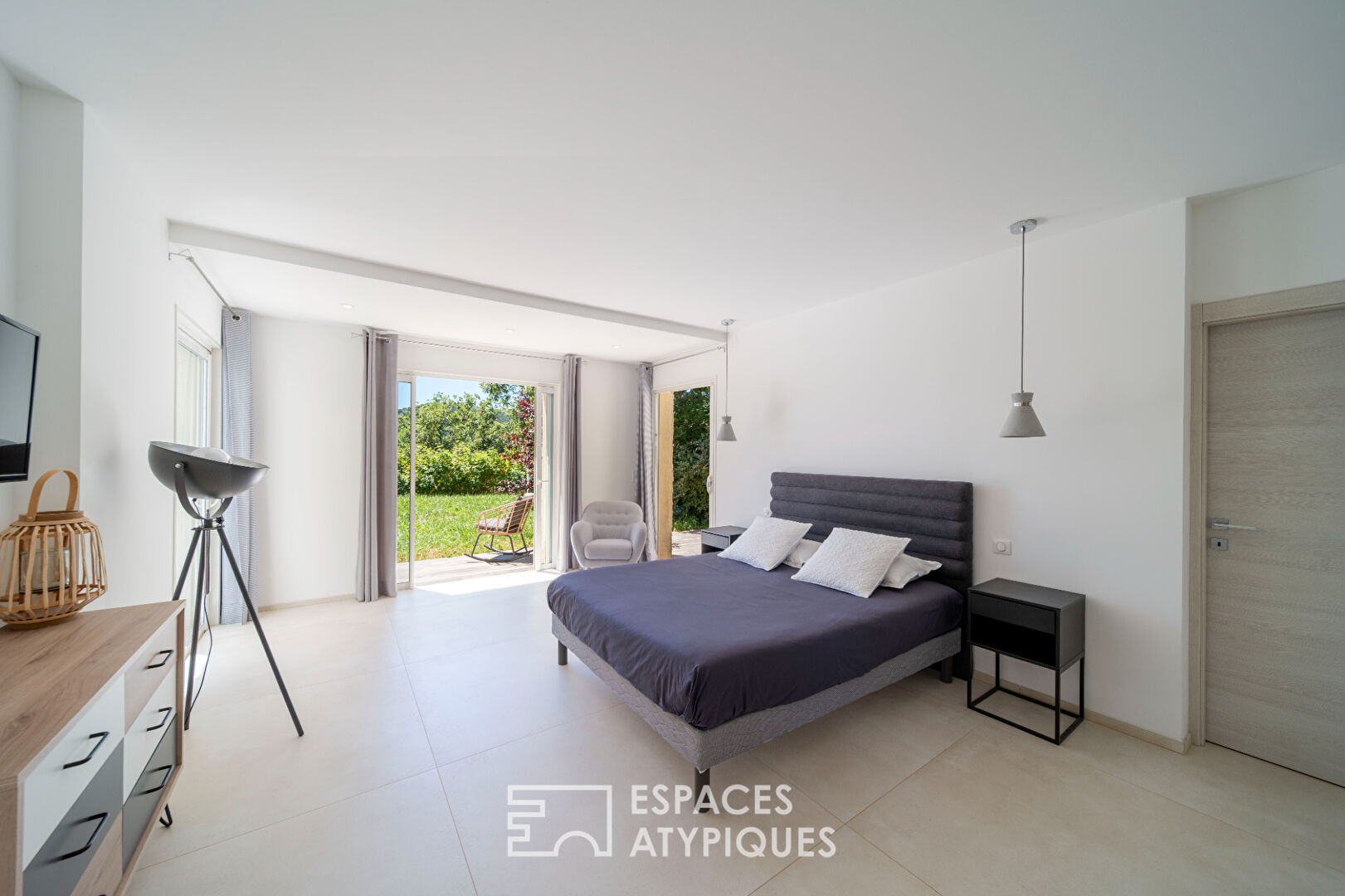 Villa contemporaine d’exception proche du golf de Terre Blanche