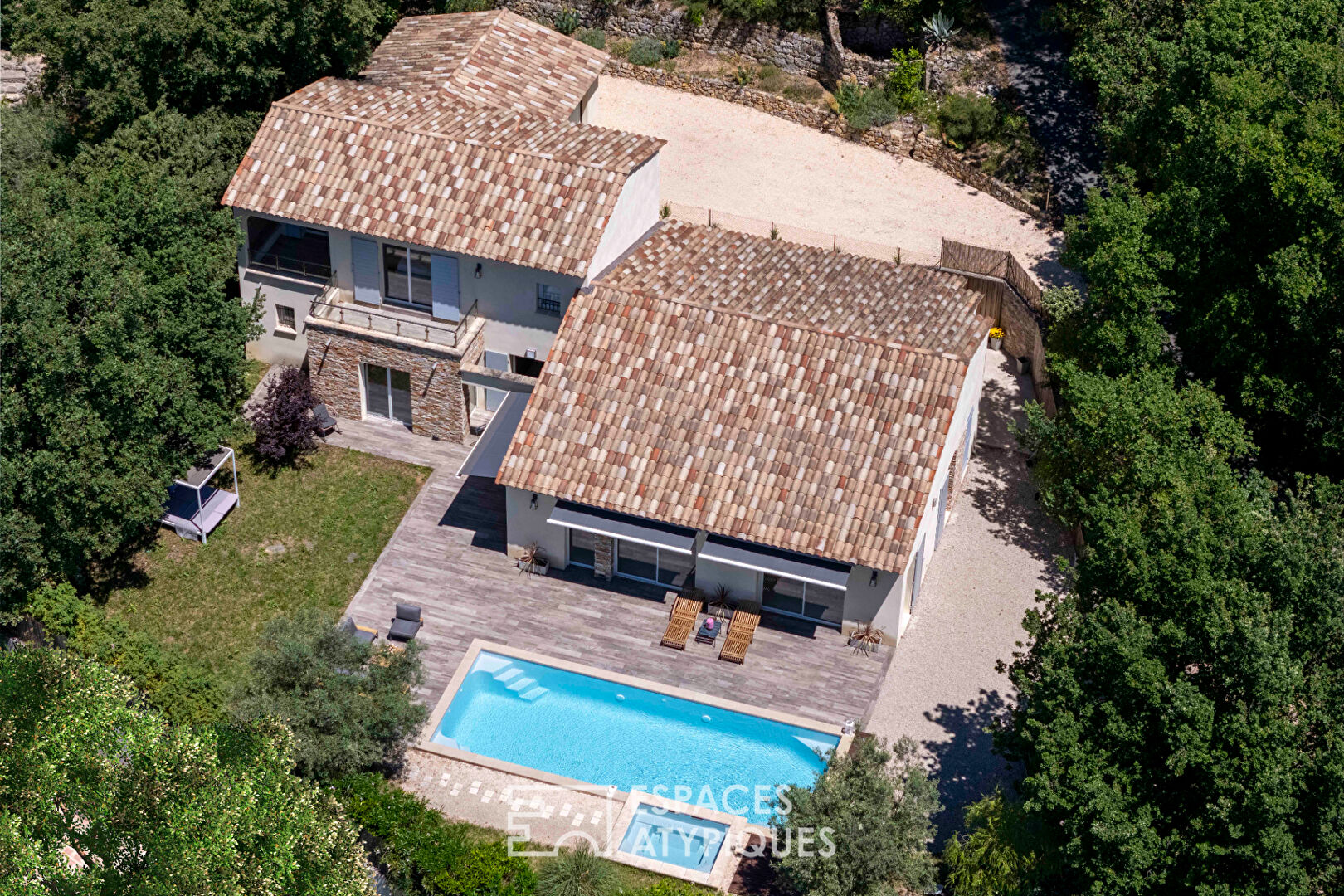 Villa contemporaine d’exception proche du golf de Terre Blanche