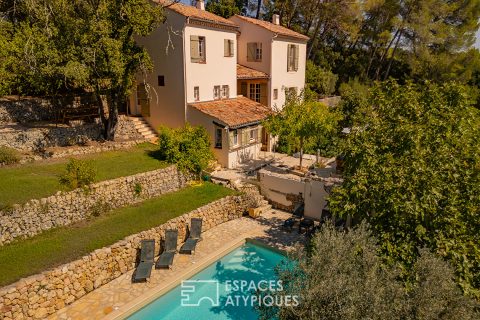 Provençal country house with timeless charm in the heart of olive trees and vineyards