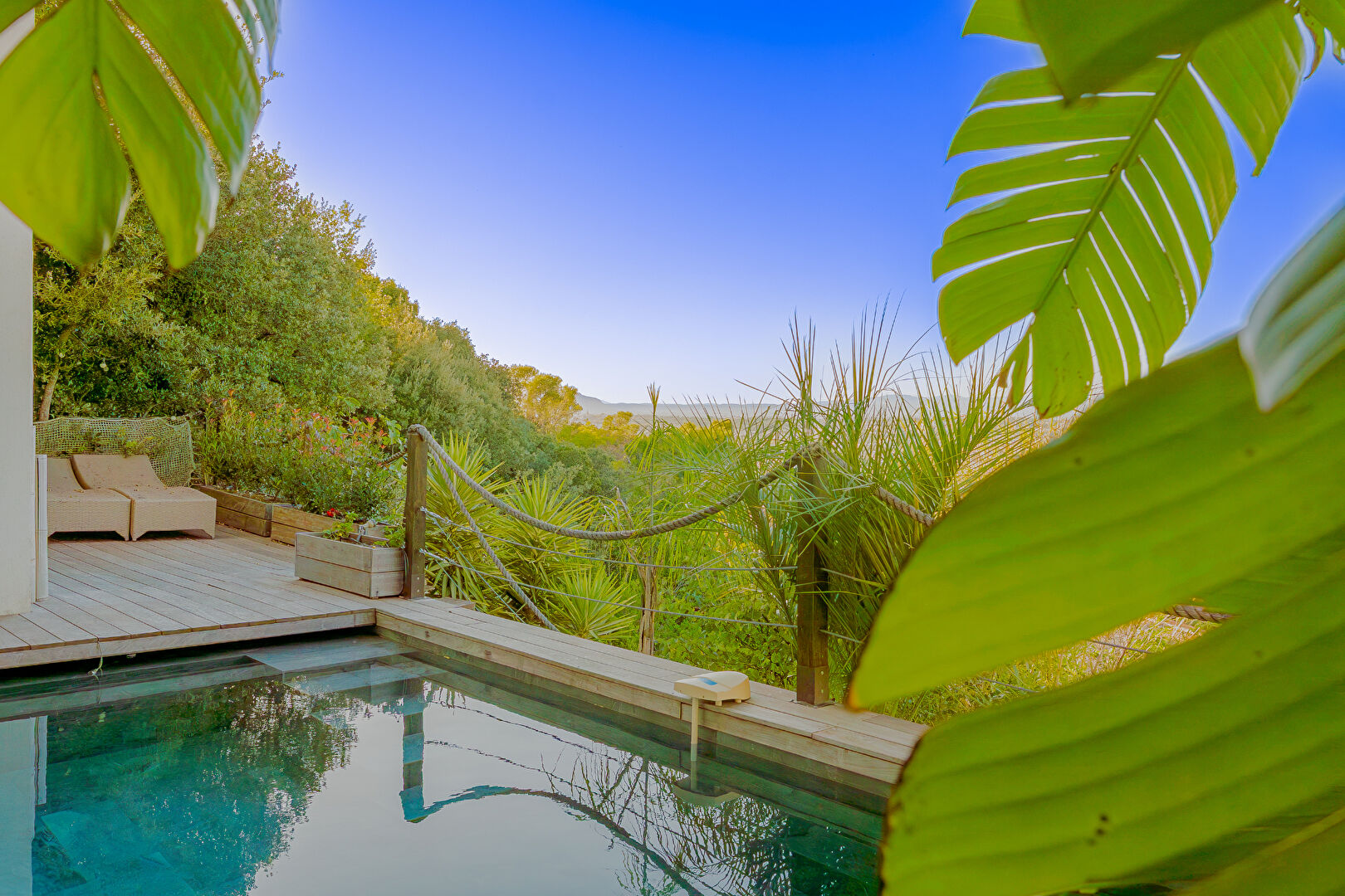 Villa contemporaine avec vue panoramique et espace bien-être
