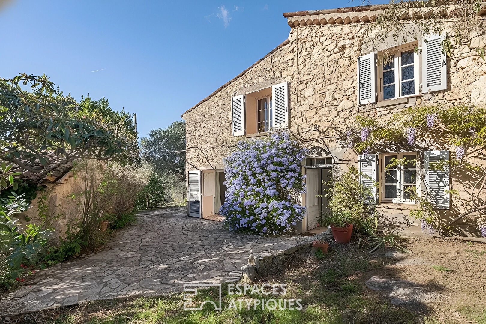 Provençal farmhouse with infinite potential