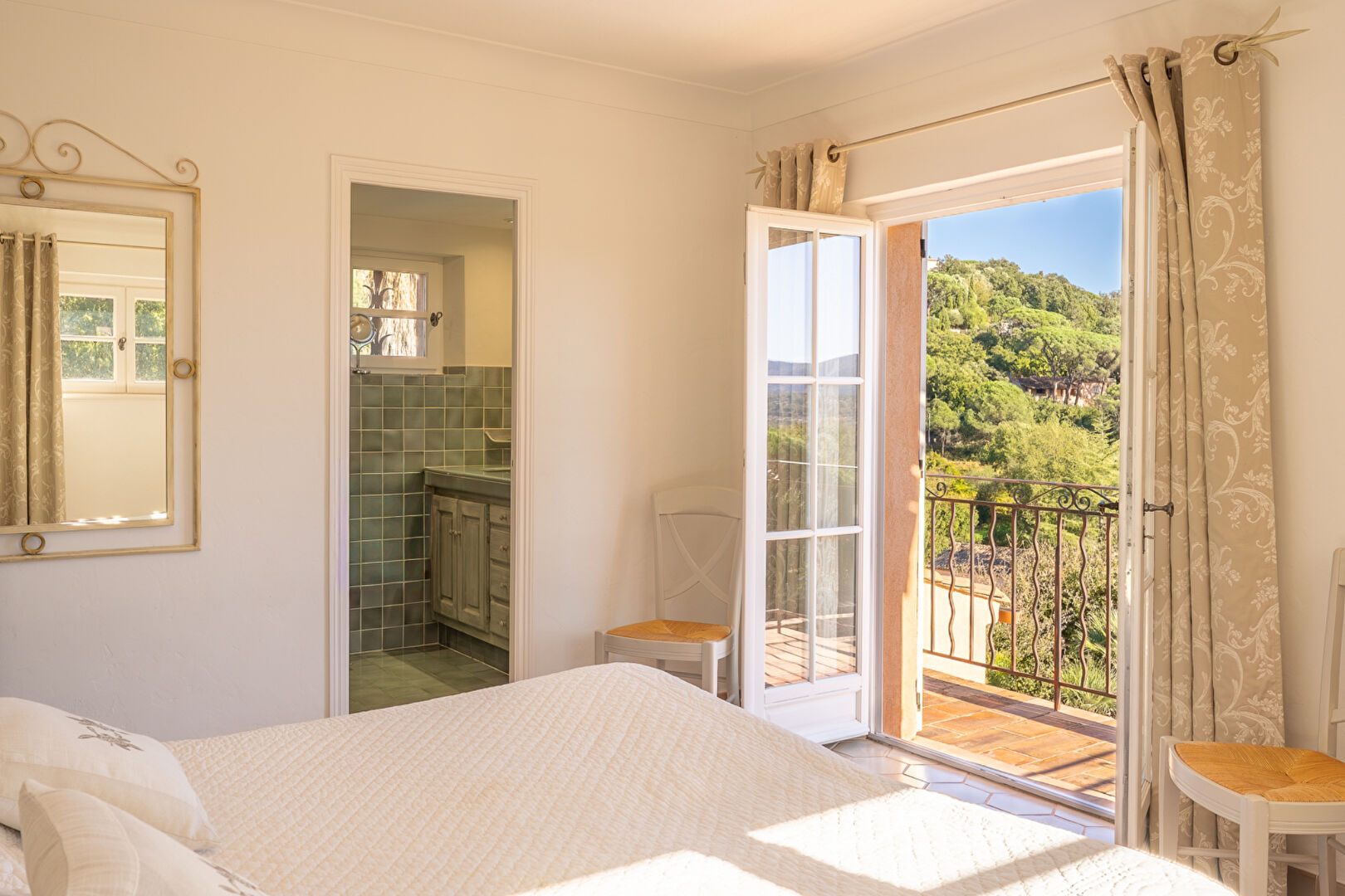 Mas Bourgeois en Position Dominante