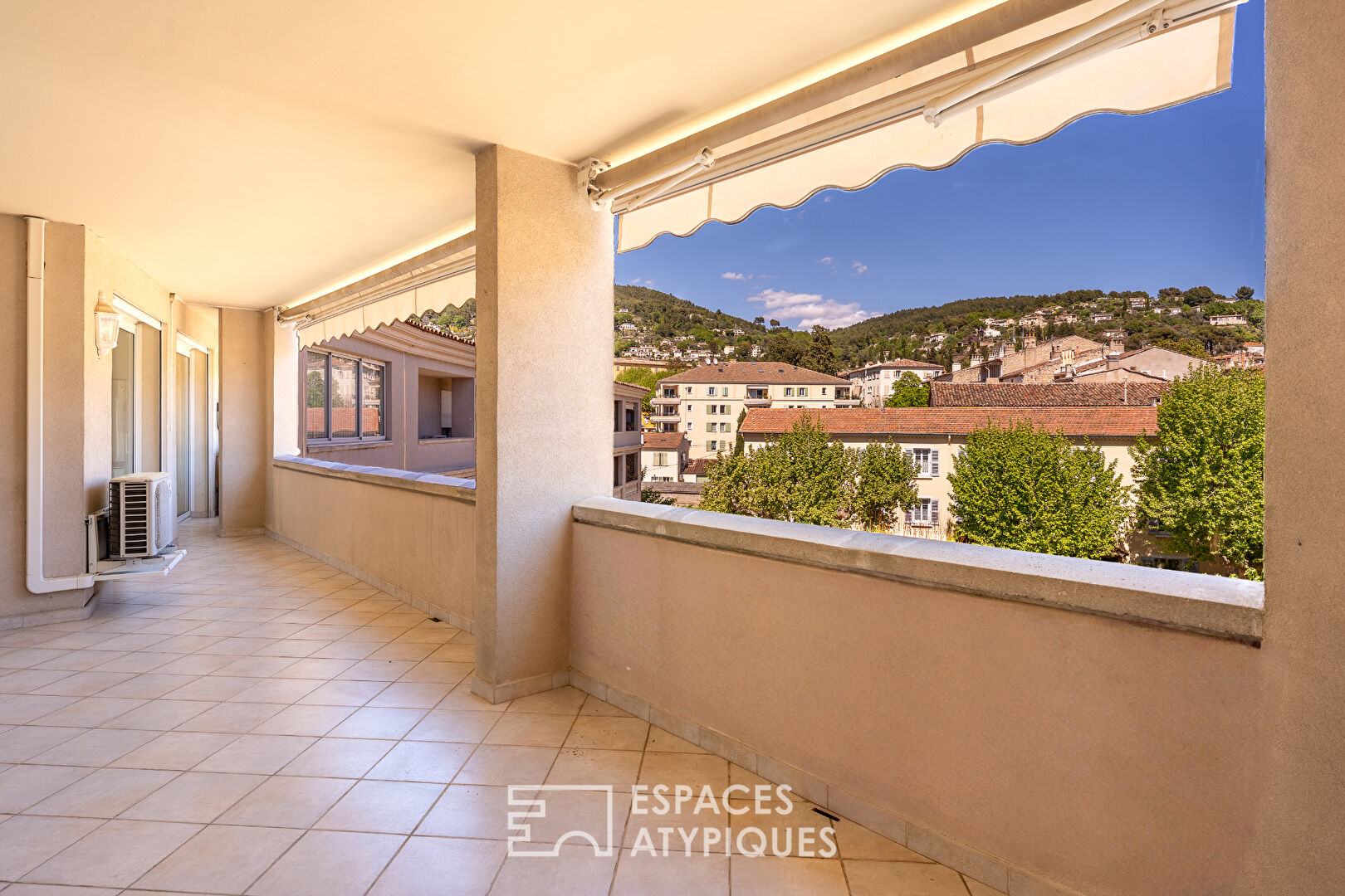 Appartement d’exception de 160m2 pour les amateurs de beaux volumes