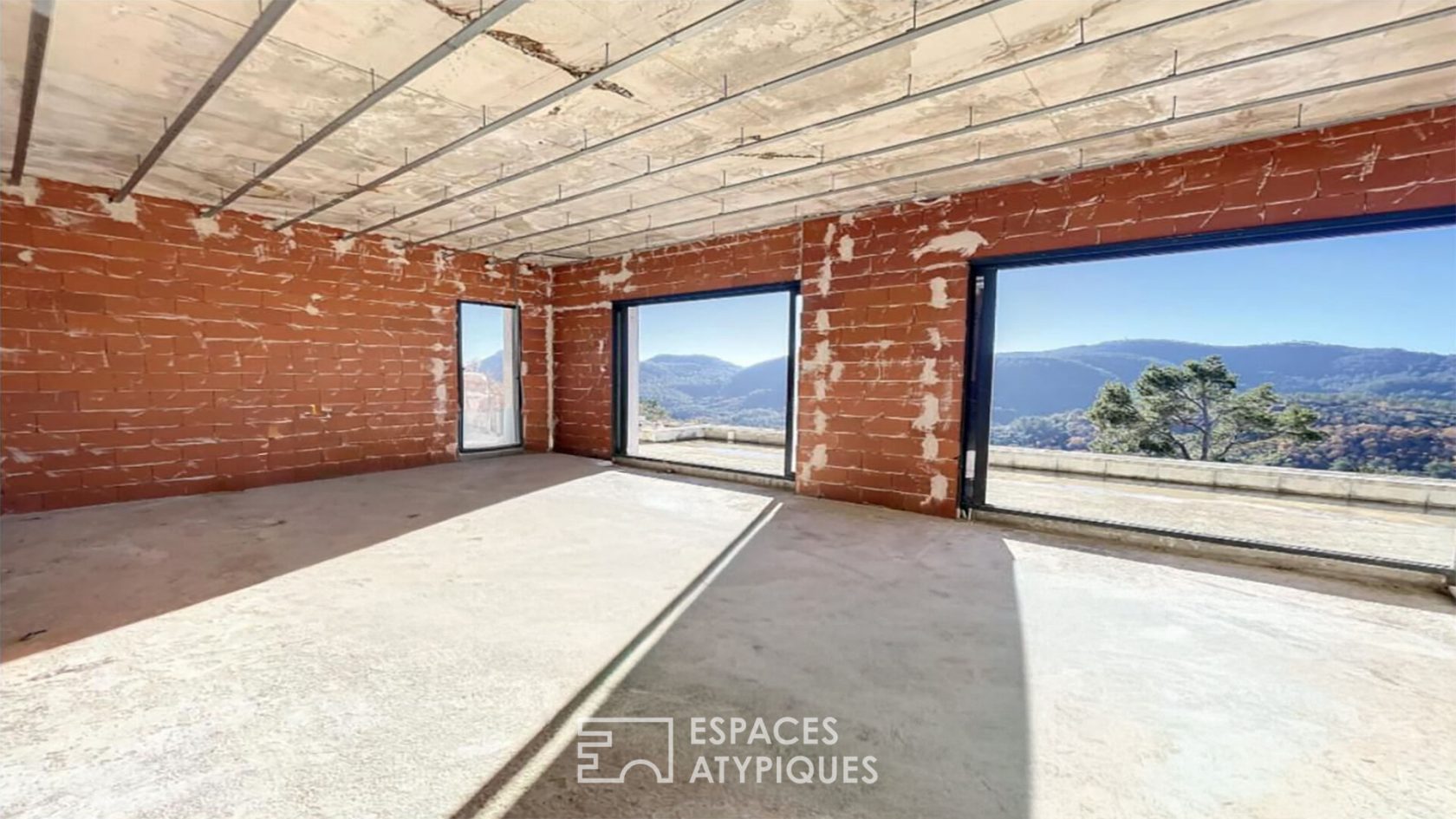 Villa contemporaine à achever avec ascenseur et vue panoramique