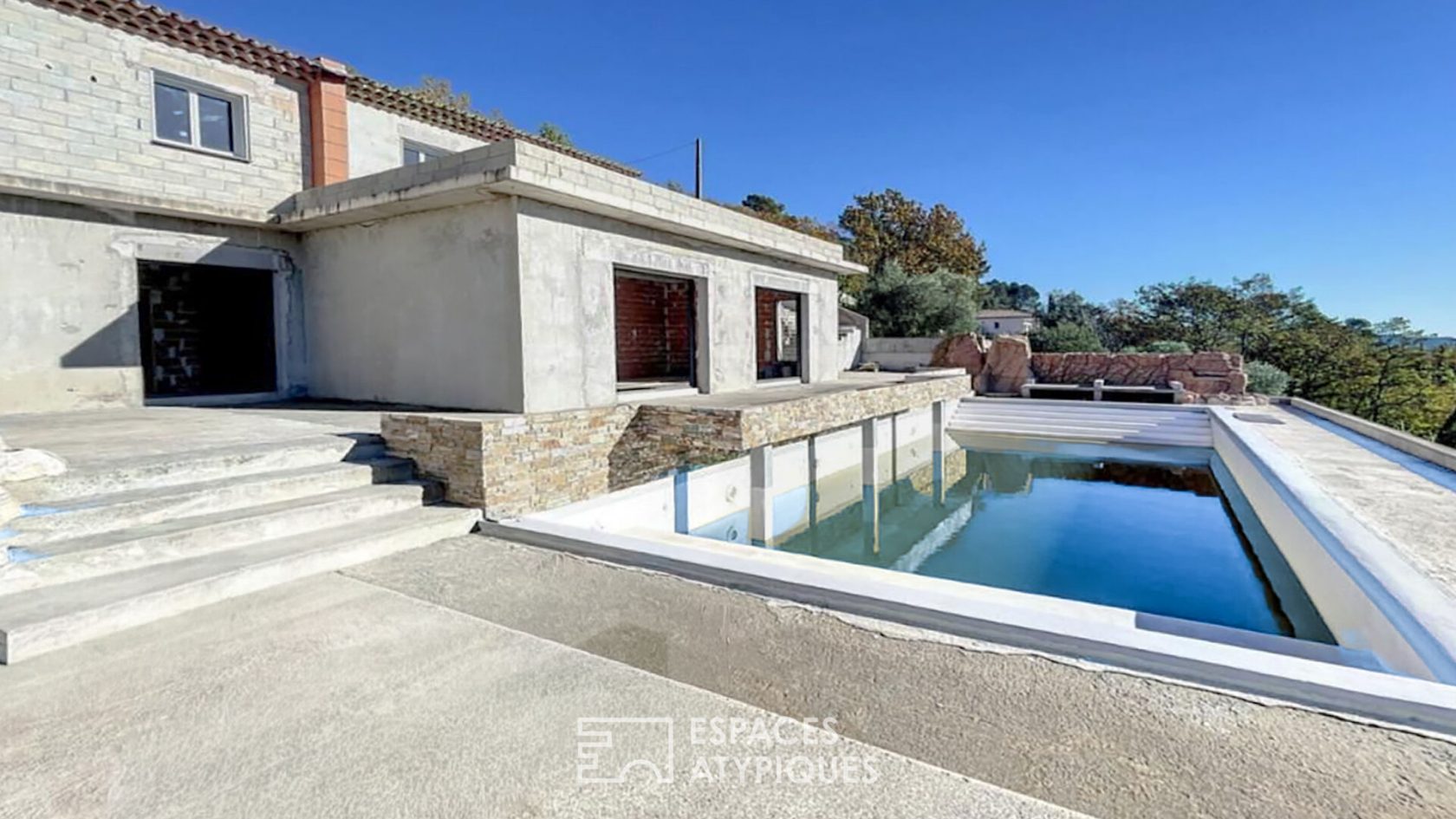 Villa contemporaine à achever avec ascenseur et vue panoramique