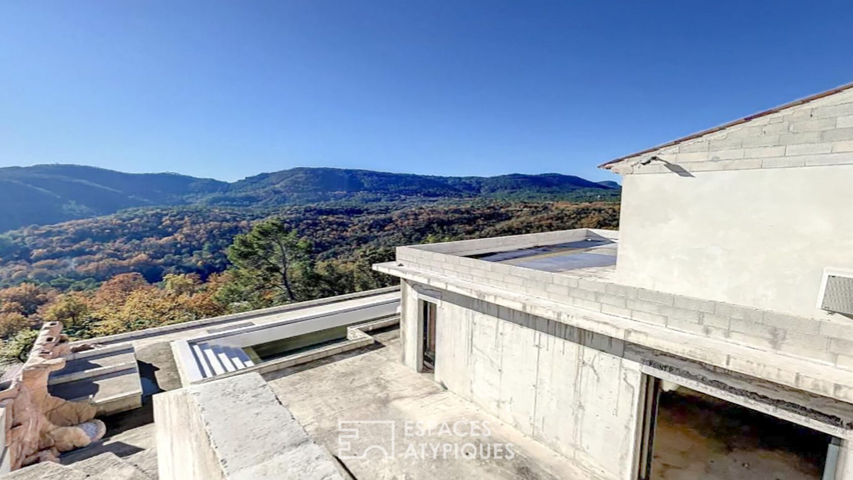 Villa contemporaine à achever avec ascenseur et vue panoramique