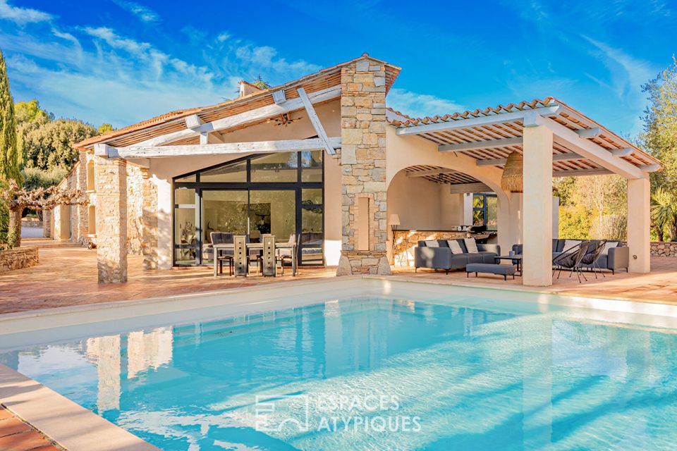 Ancienne bergerie en pierre rénovée, piscine d'exception
