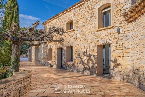 Ancienne bergerie en pierre rénovée, piscine d’exception