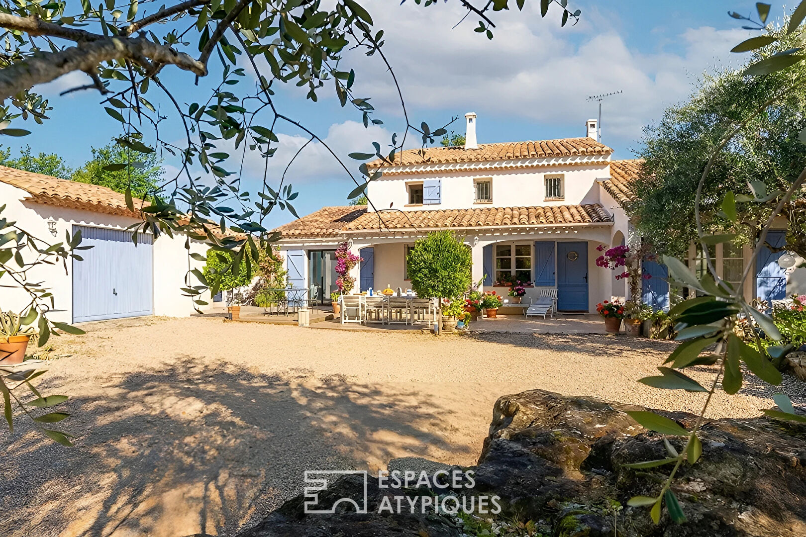 Gîtes et chambres d’hôtes face aux Préalpes d’azur