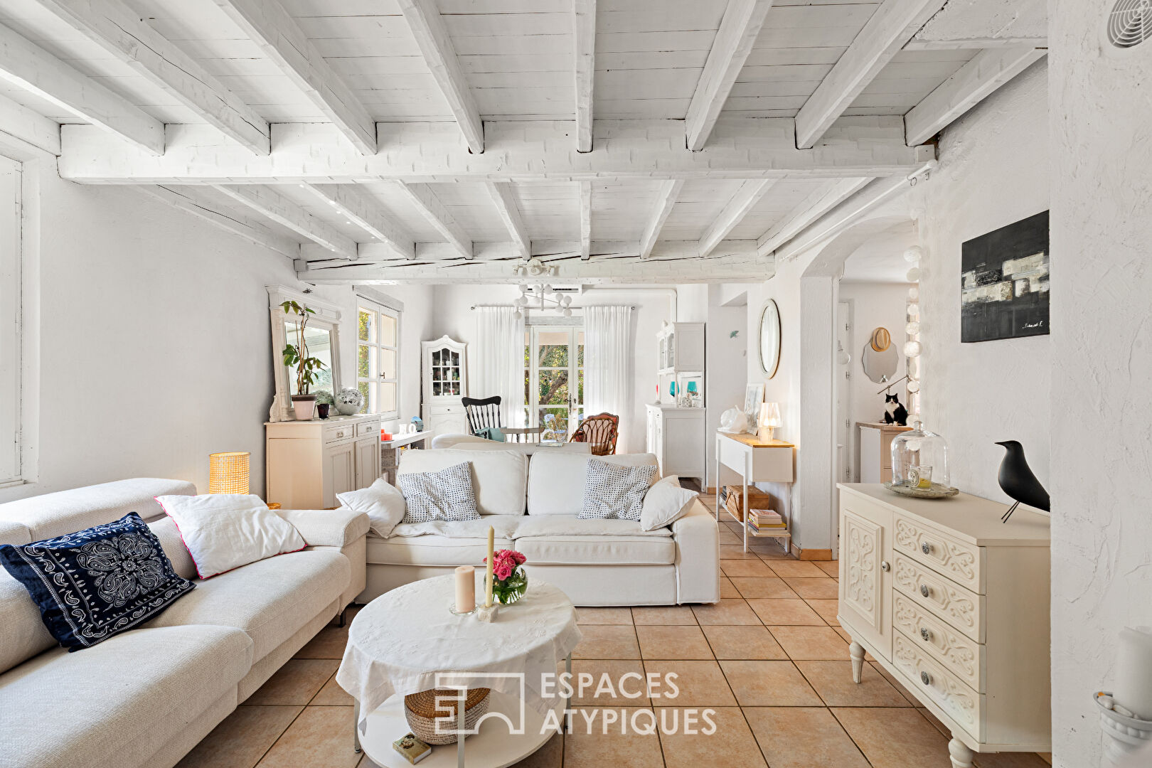 Havre provençal face aux Montagnes