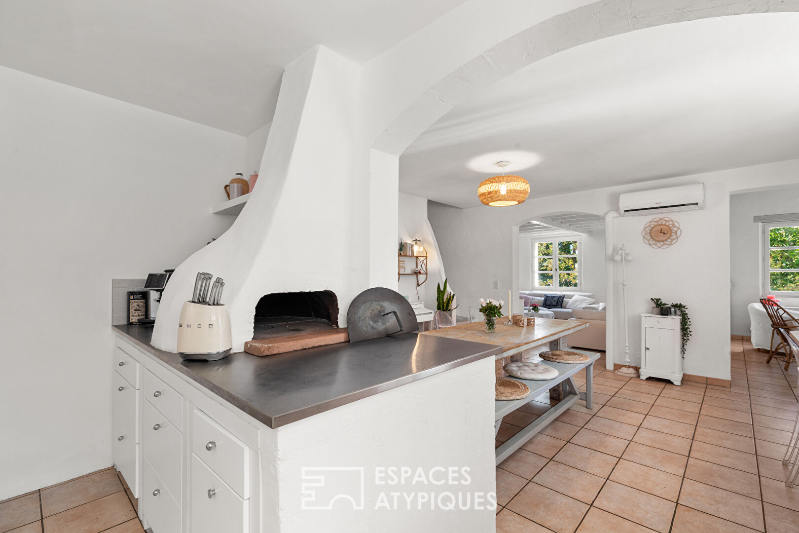 Havre provençal face aux Montagnes