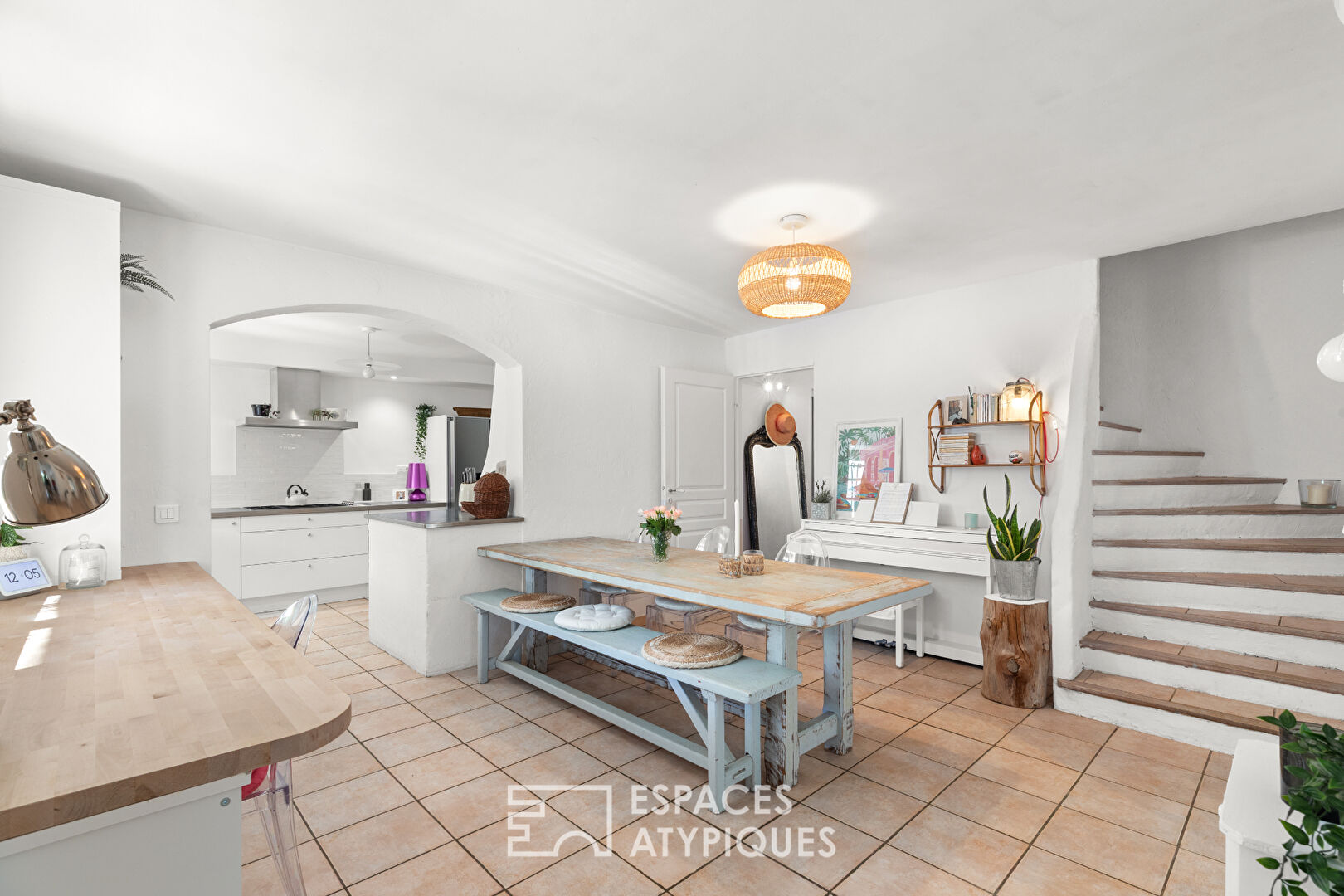 Havre provençal face aux Montagnes