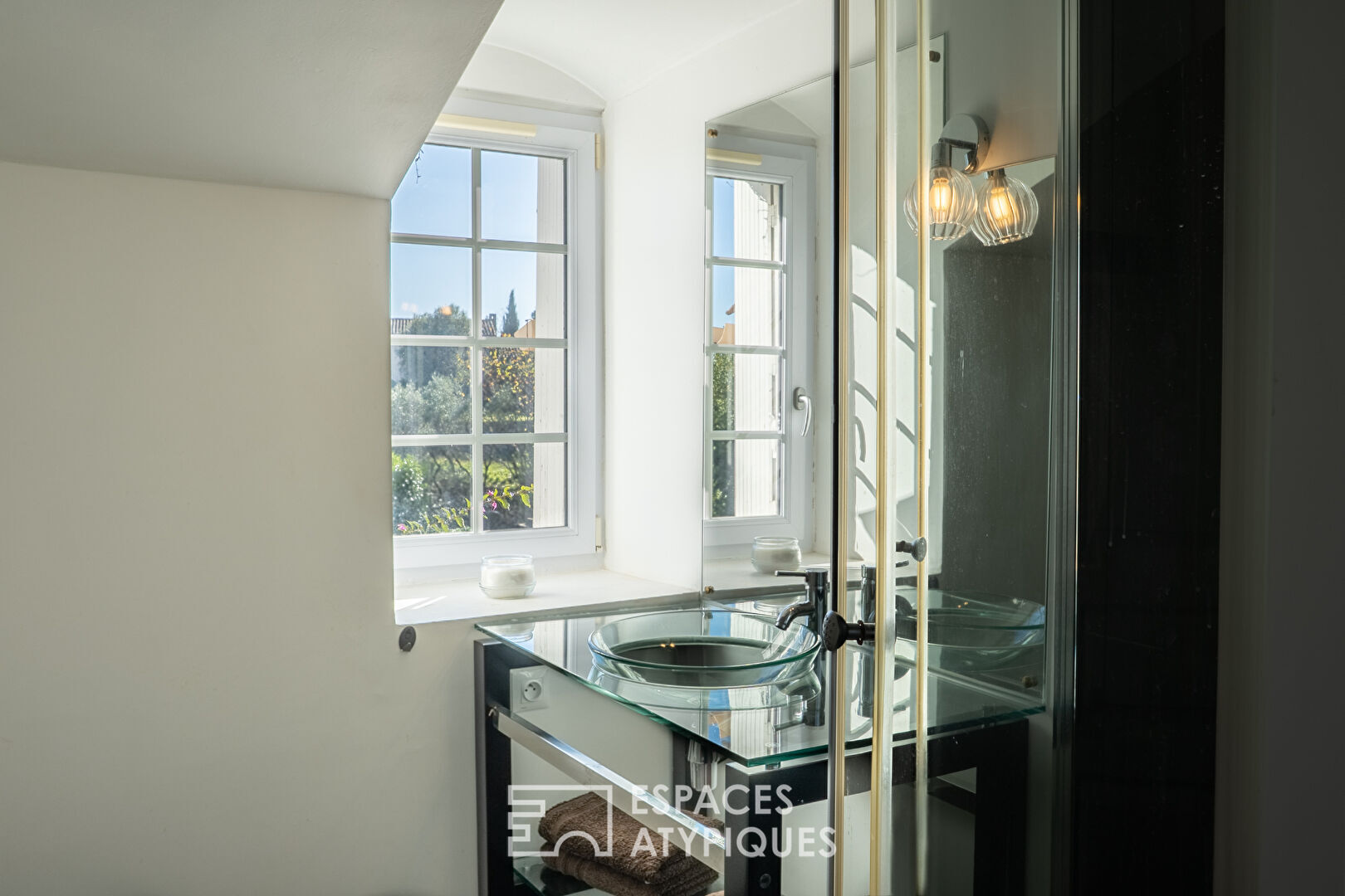 Manoir du 19e siècle et ses dépendances avec vue panoramique