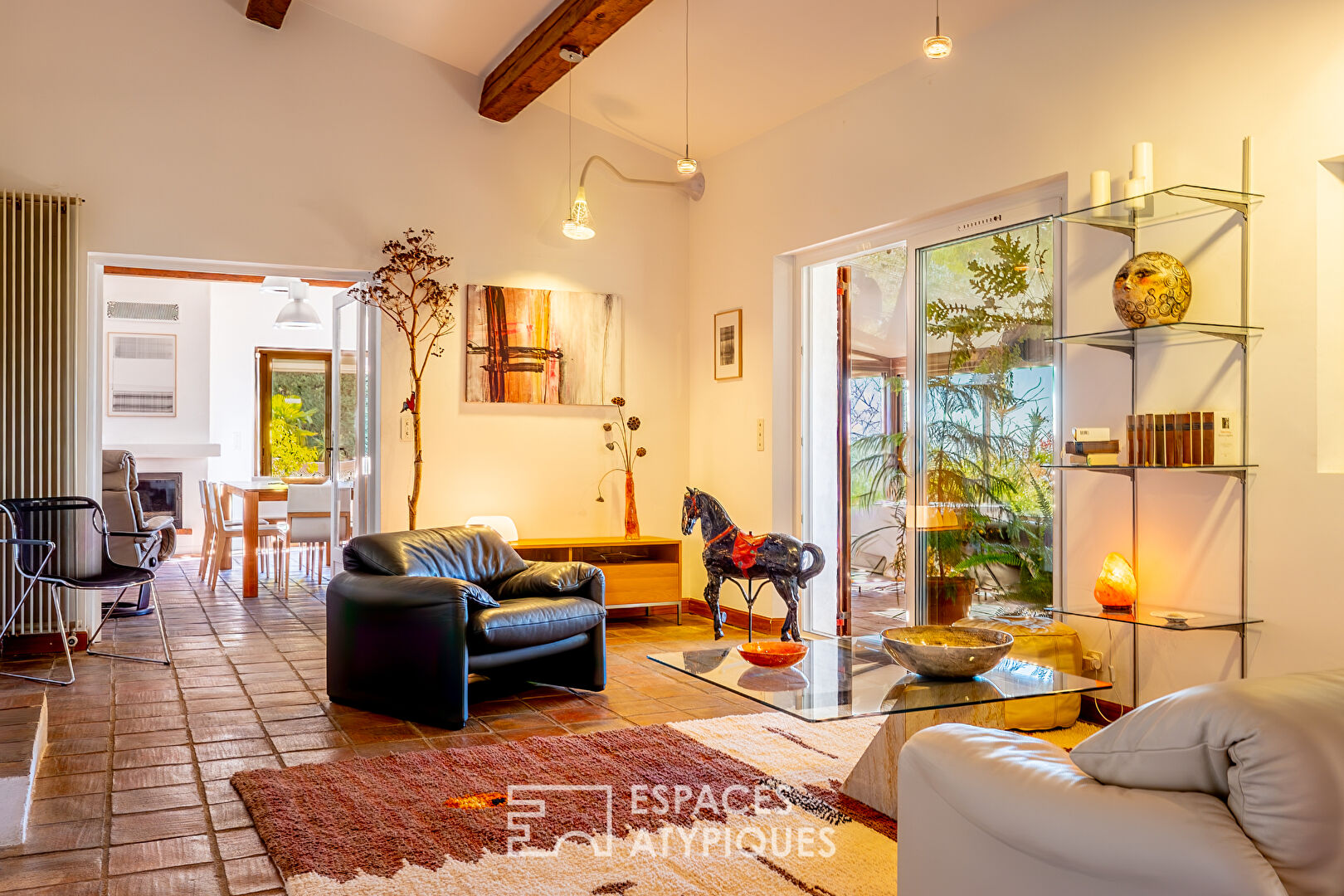 Maison provençale avec gîtes, piscine et oliveraie