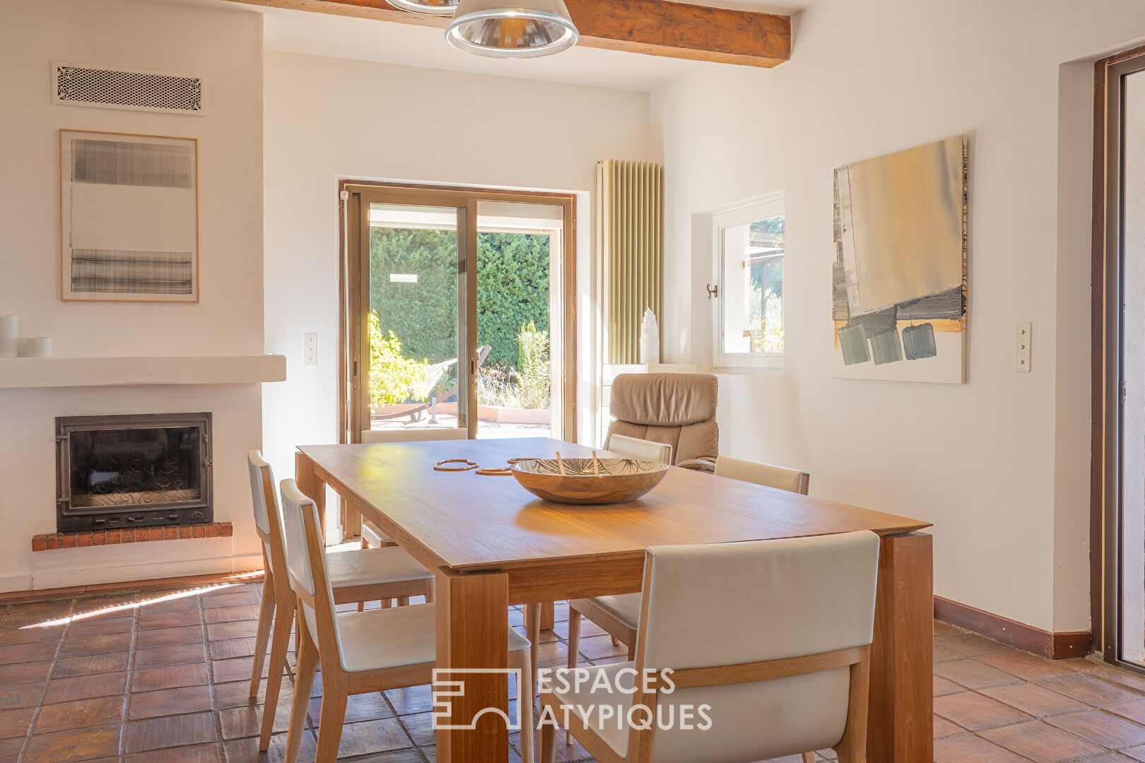 Maison provençale avec gîtes, piscine et oliveraie