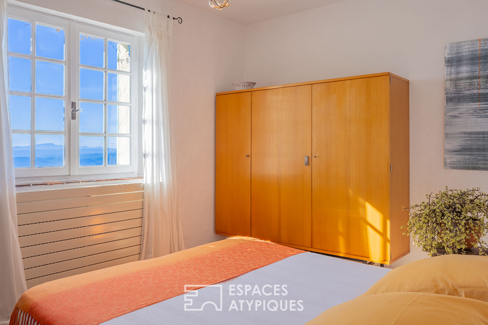 Maison provençale avec gîtes, piscine et oliveraie