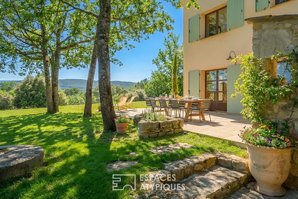 Bastide provençale sur 10 Hectares entre pâturage et forêt