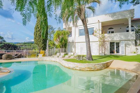 Villa d&rsquo;architecte vue mer et plages à pied