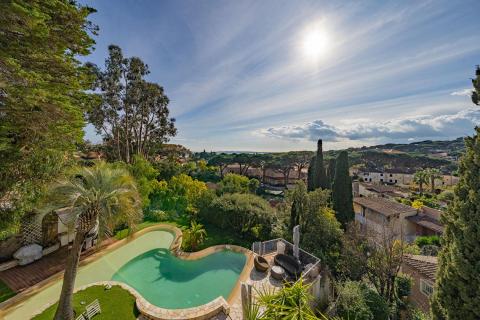 Villa d&rsquo;architecte vue mer et plages à pied