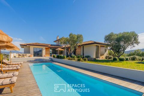 Villa d&rsquo;architecte avec vue panoramique dans domaine sécurisé