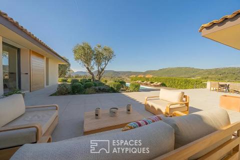 Villa d&rsquo;architecte avec vue panoramique dans domaine sécurisé