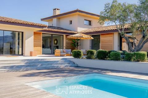 Villa d&rsquo;architecte avec vue panoramique dans domaine sécurisé