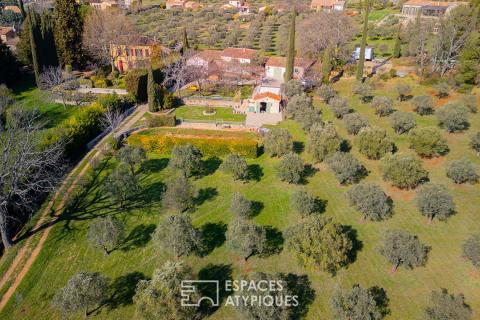 Architecture néo-provençale au coeur d&rsquo;une oliveraie dans le Haut-Var