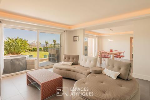 Luxury apartment with sea view and private garden