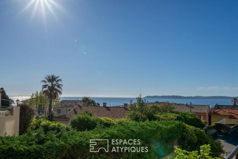 L&rsquo;esprit californien d&rsquo;un duplex contemporain avec vue mer en centre ville